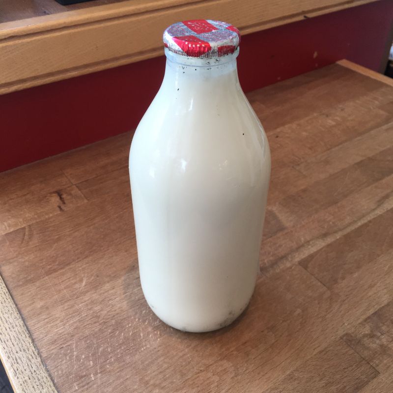 Fresh organic milk semi-skimmed 1 pint