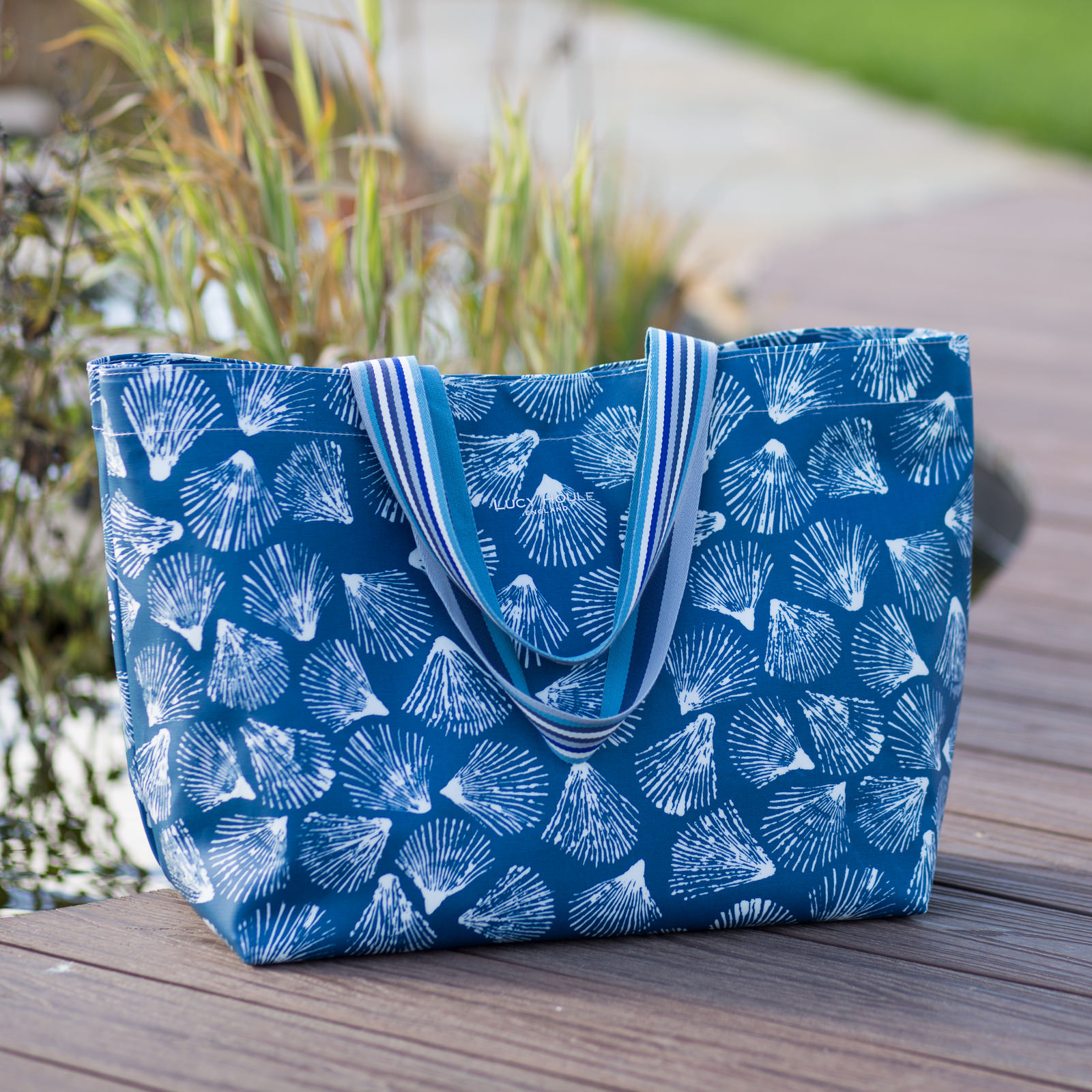 Ocean Blue Shell Extra Large Tote Bag