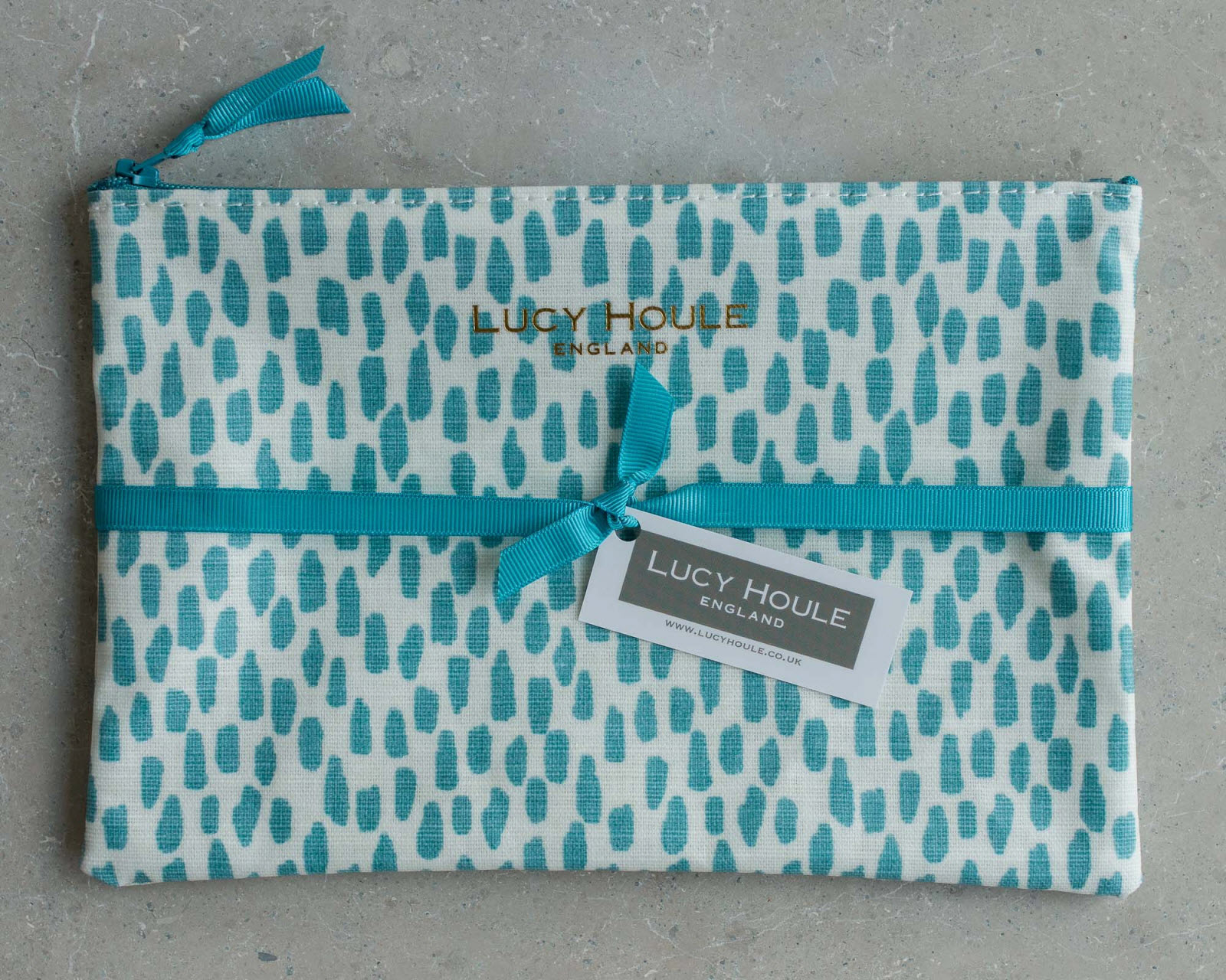 Aqua Cobblestone Make-Up Bag with Aqua Zip