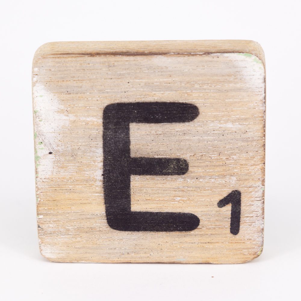 Holzbuchstabe - E - im Scrabble-Style