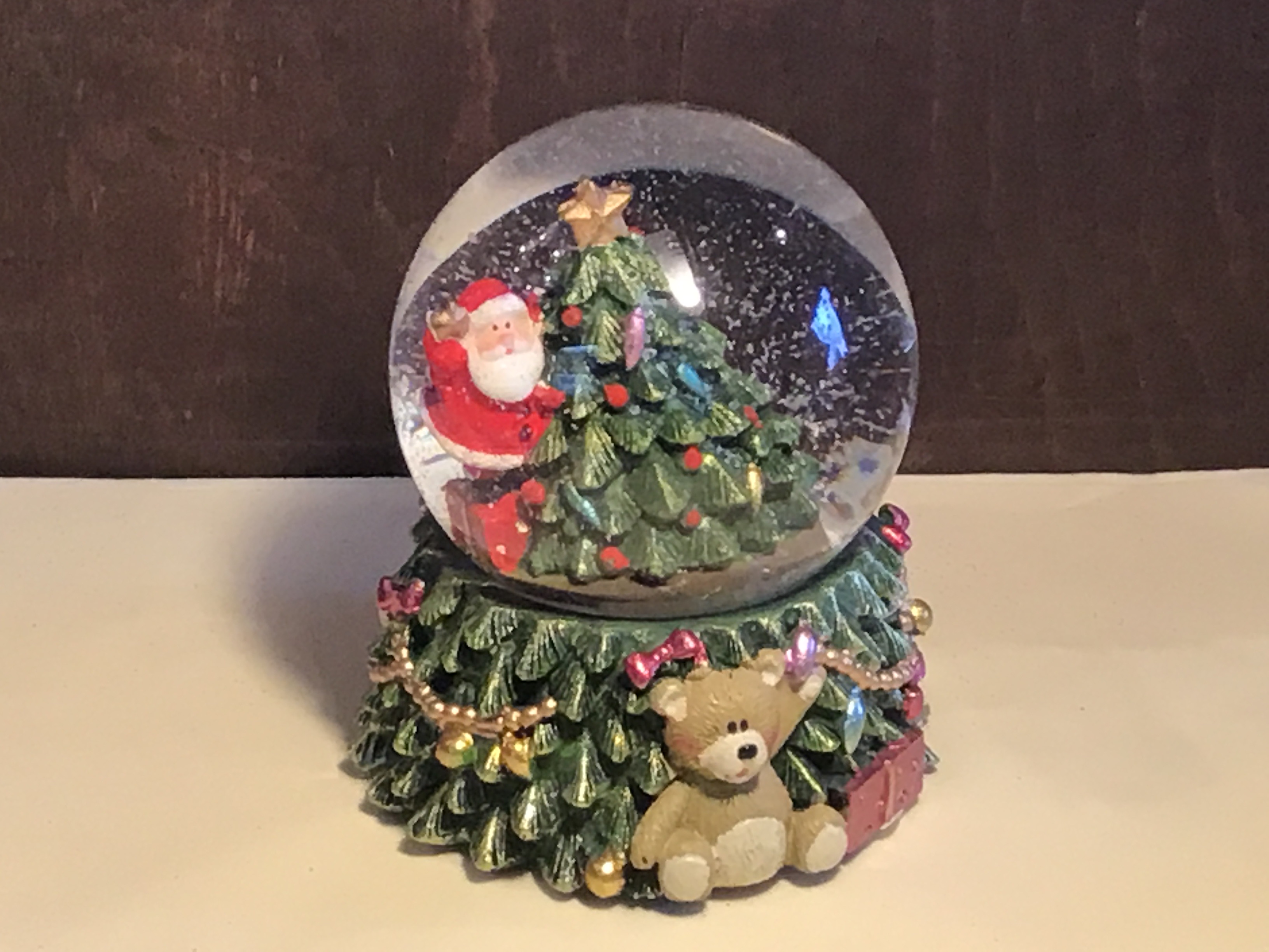 LED medium tree snowglobe - Tinsel & Tartan