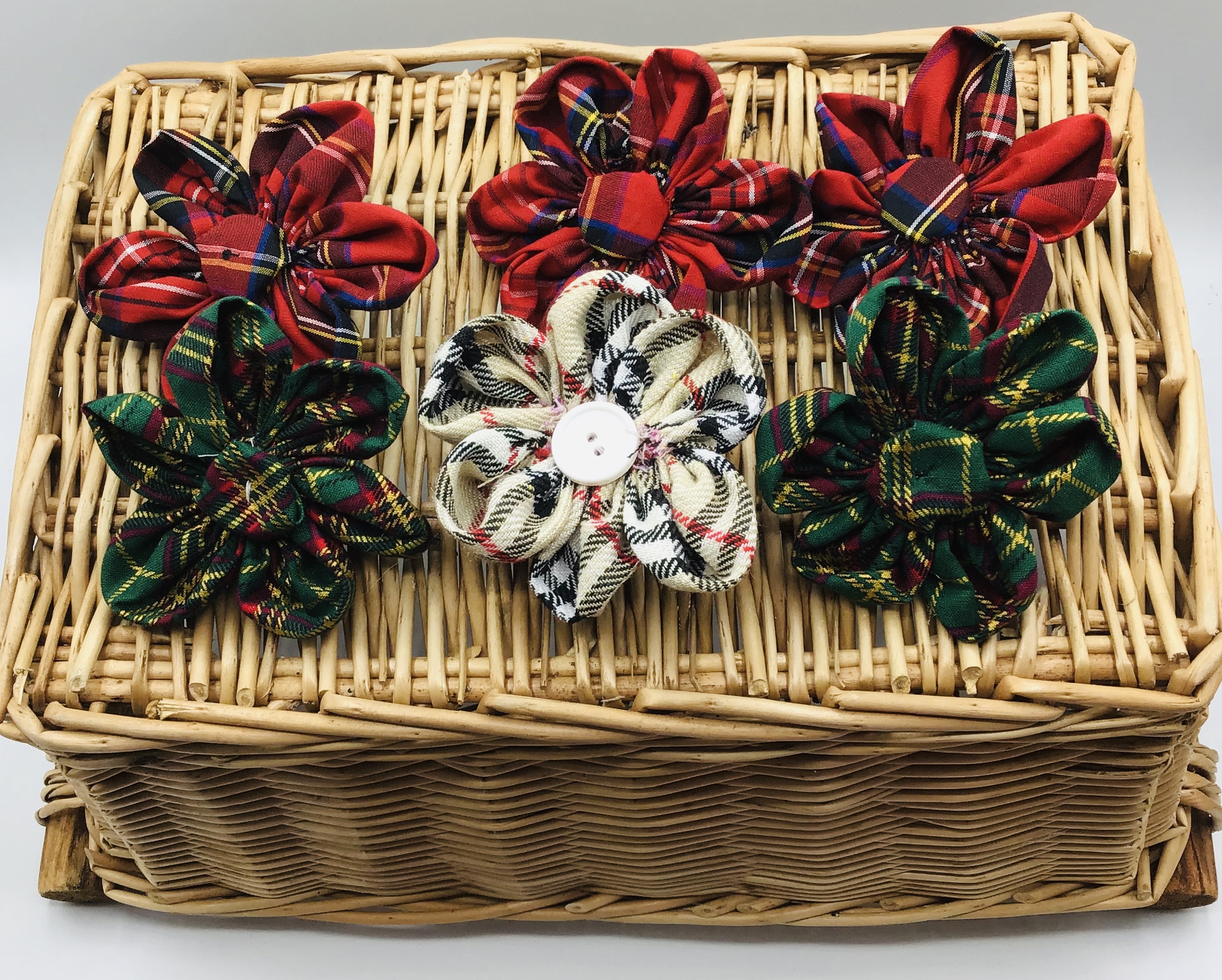 Souvenir Pet Accessory Tartan Flower Tinsel & Tartan