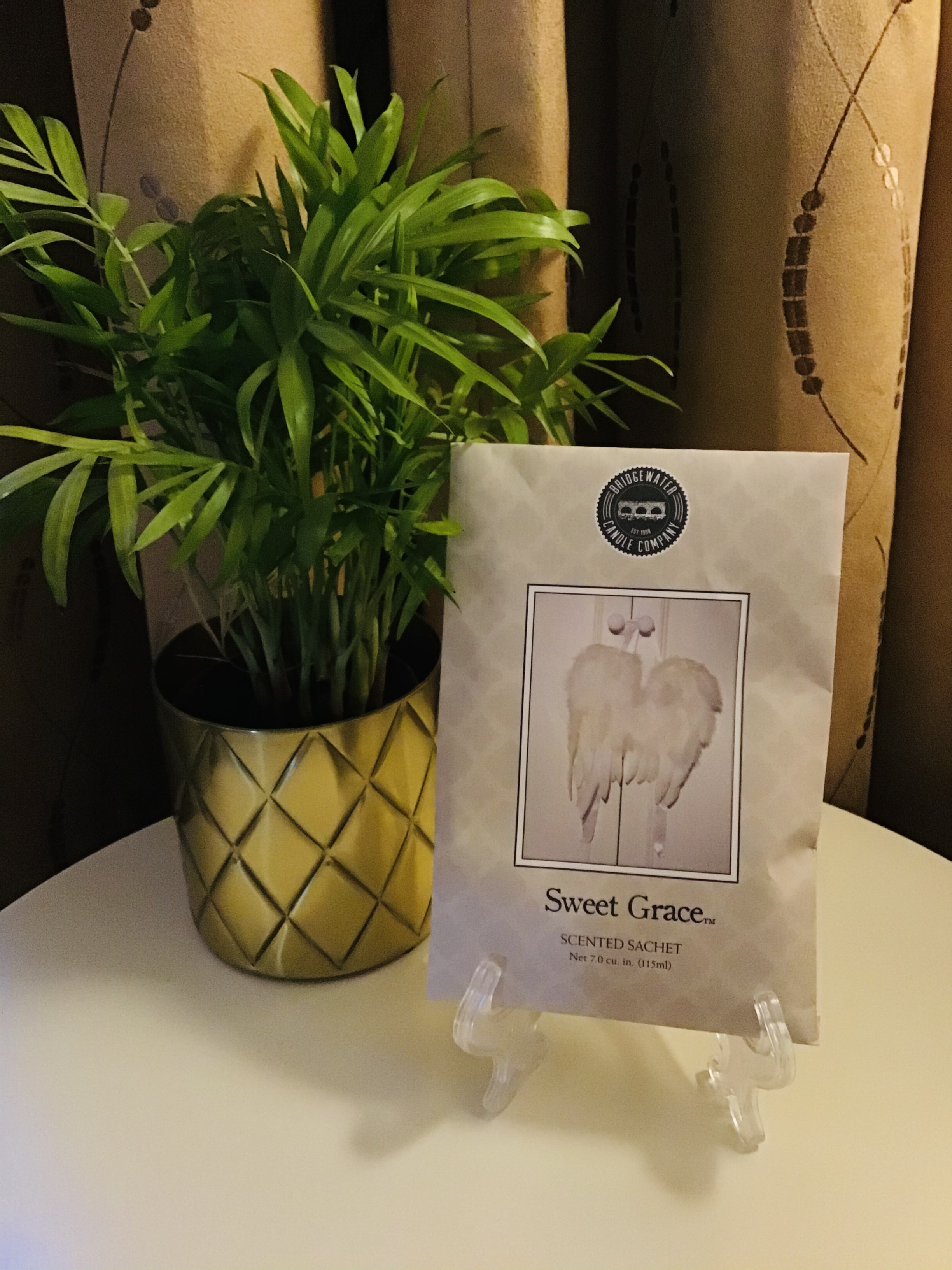 Scented Sachet Stand