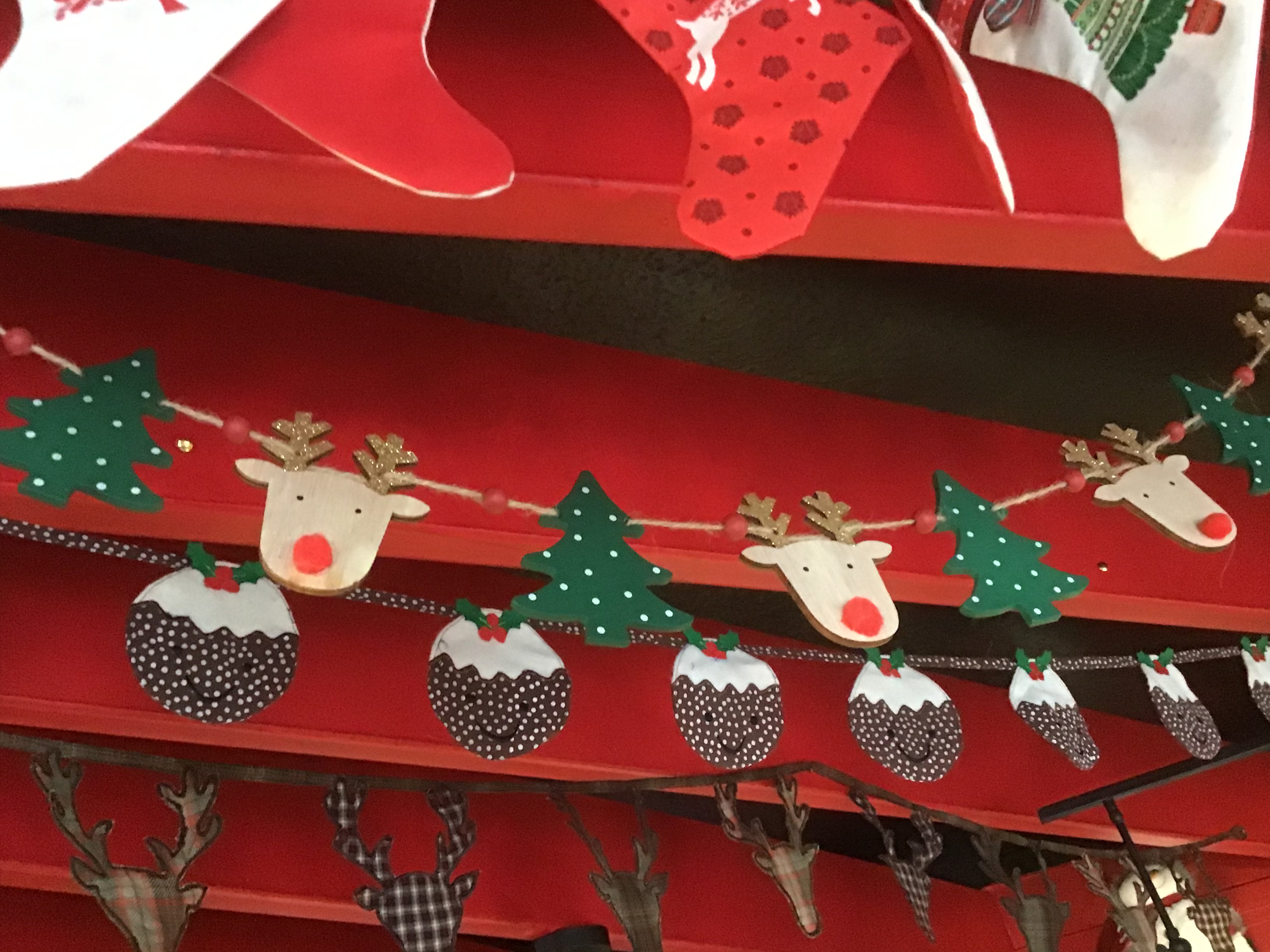 Reindeer & Tree Garland wooden Tinsel & Tartan