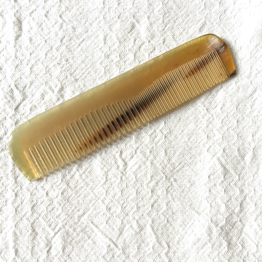 Classic Small Horn Comb small