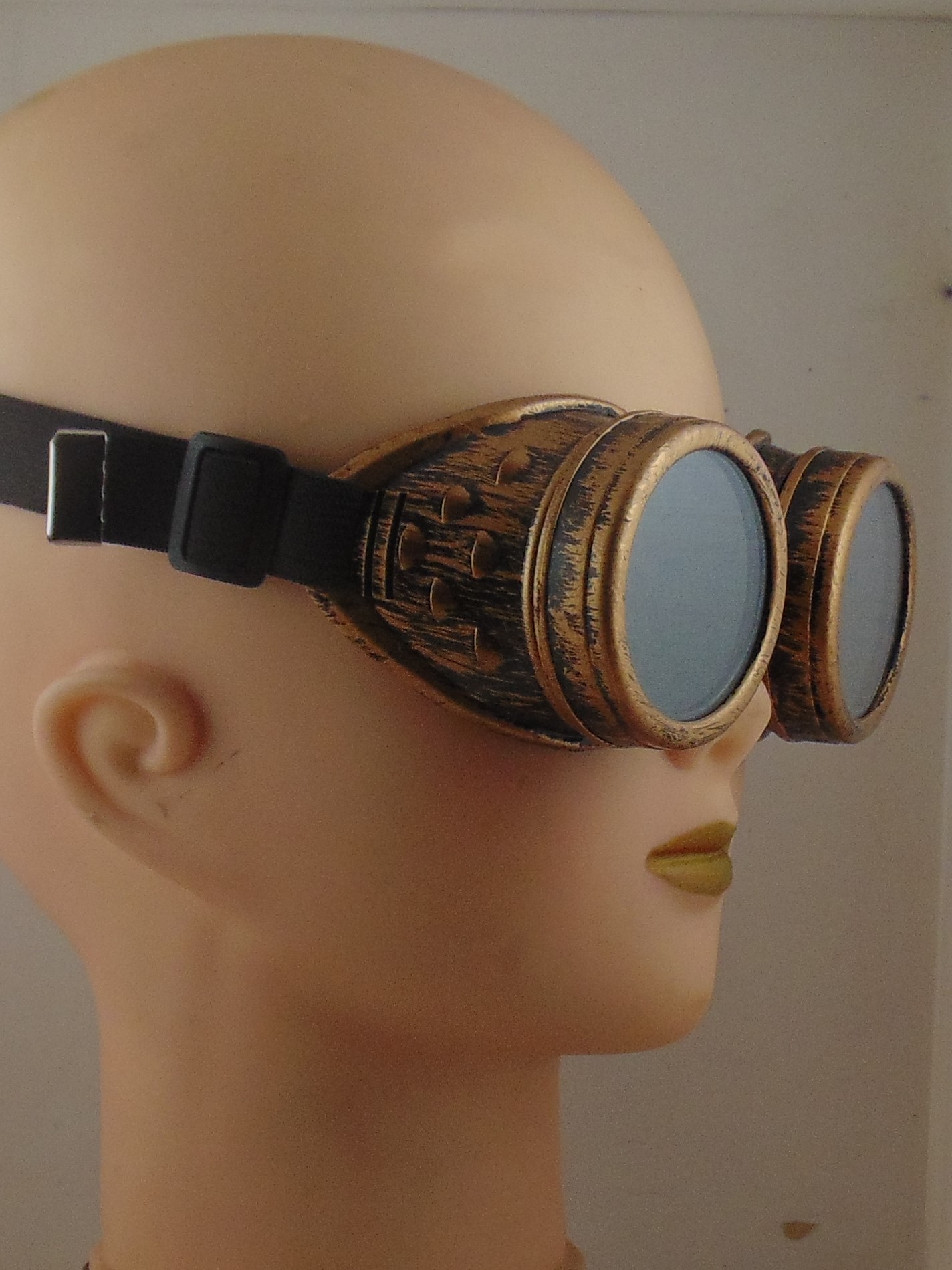Goggles - brass colour frame, choice of lens colour