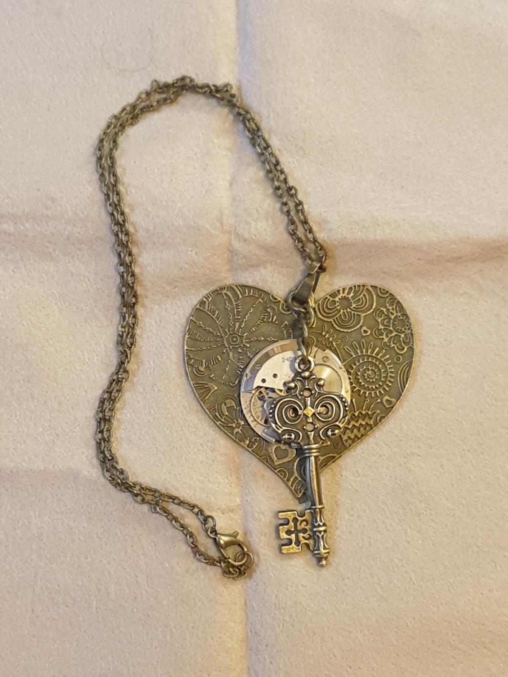 Necklace - Brass coloured Heart & Key