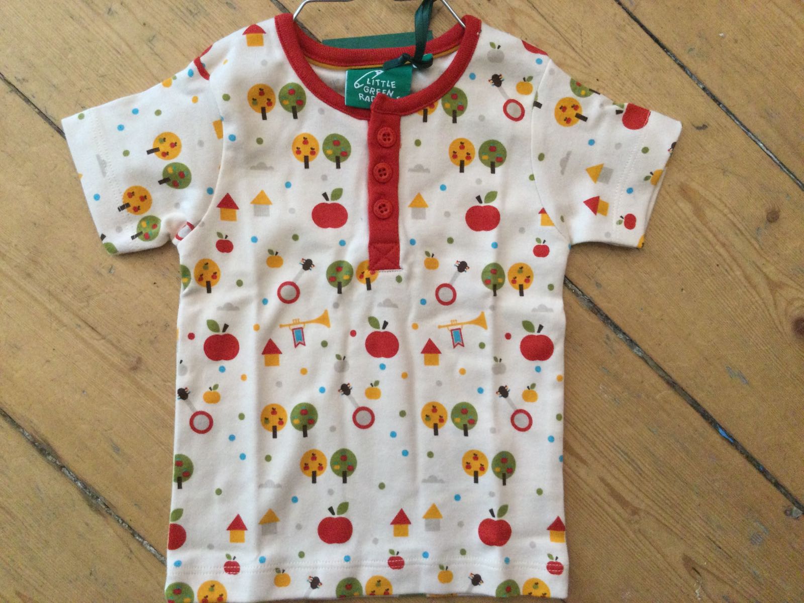apple tree t shirt