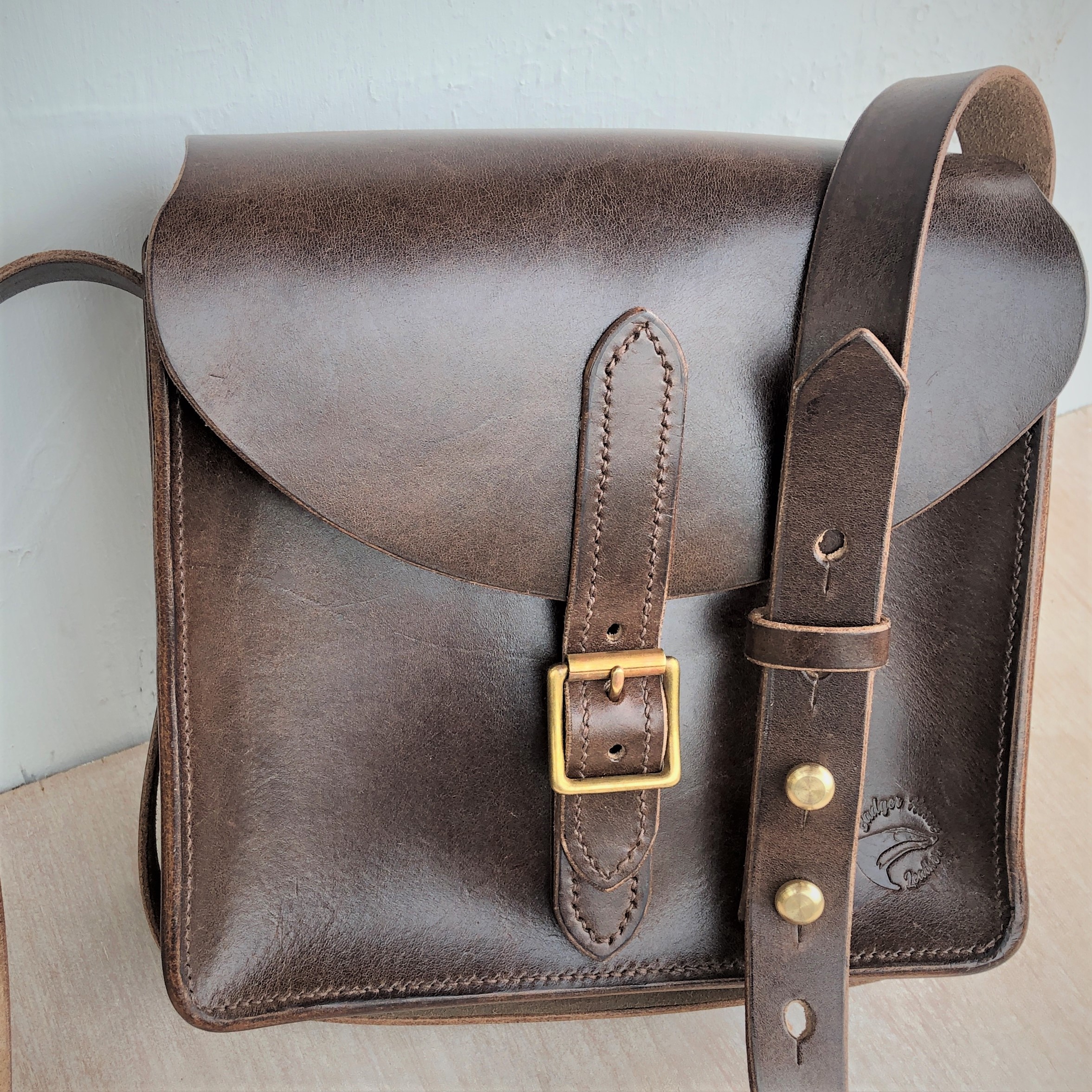 Boxy leather handbag