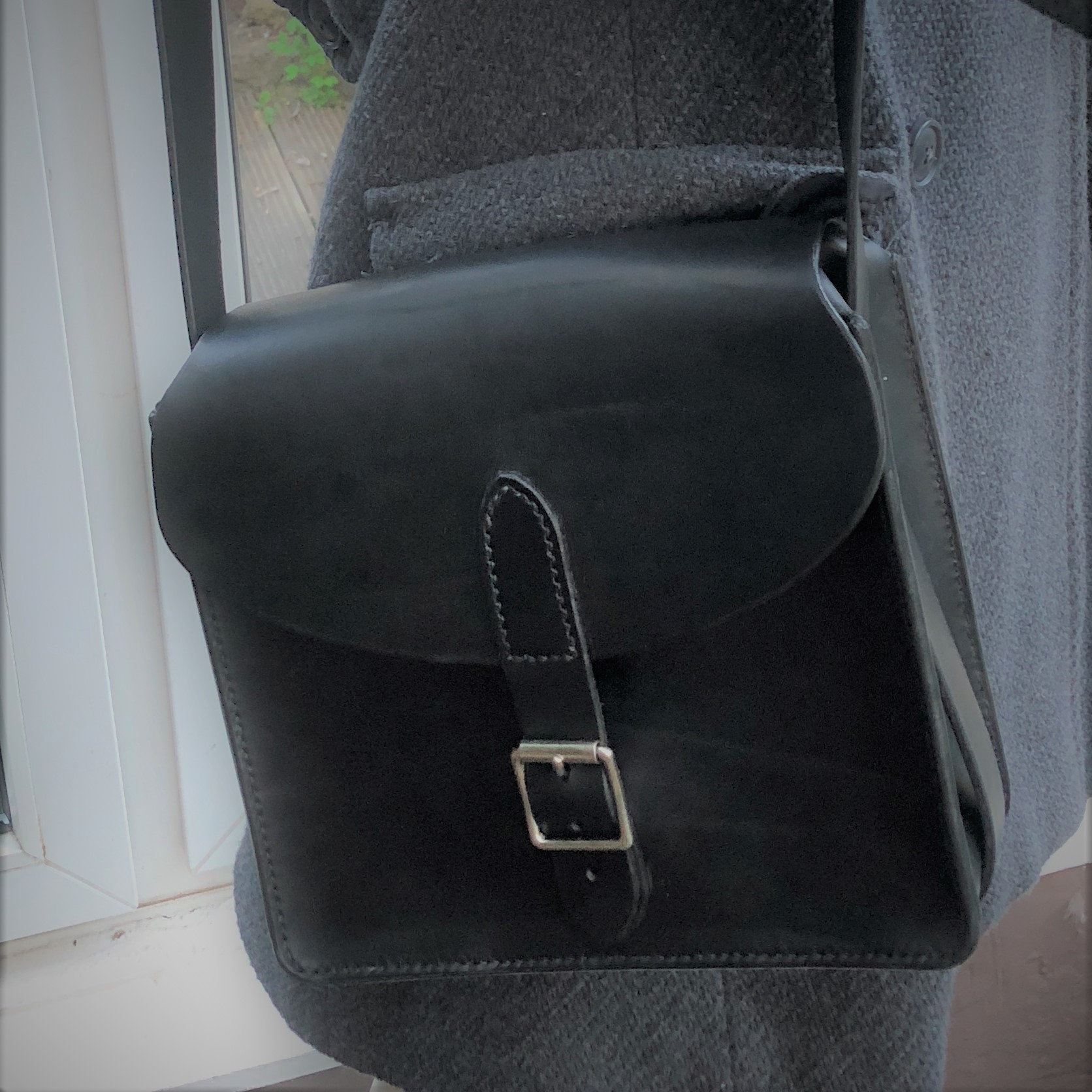 Boxy leather handbag