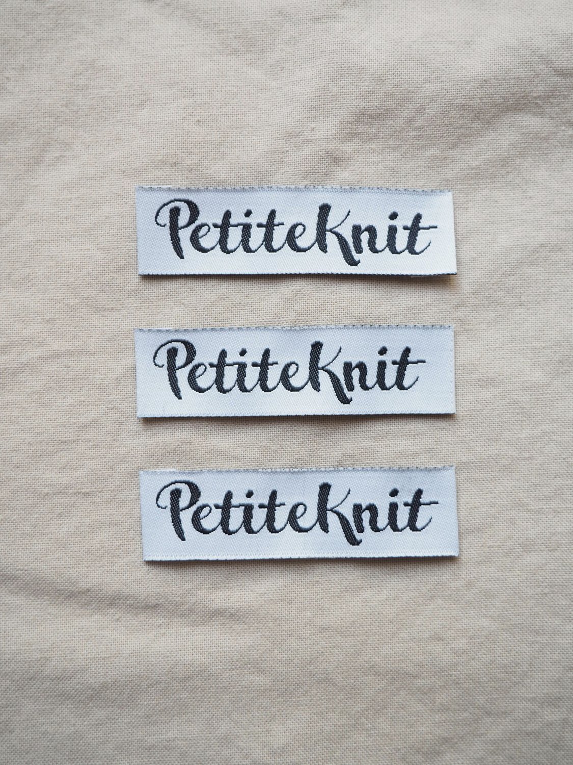 Label "PetiteKnit"