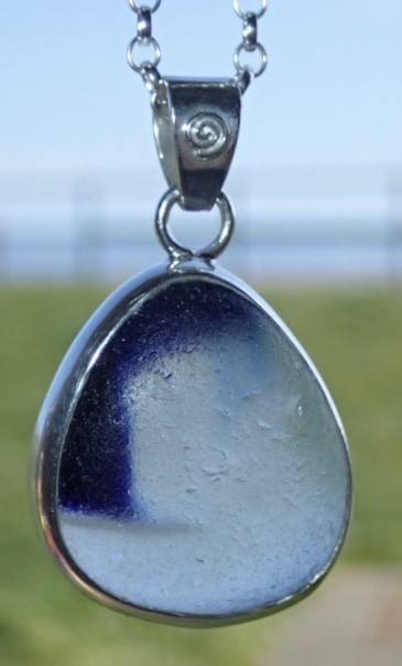 PE123 Eco-Silver Seaham Multi Blue/ White Sea Glass Pendant 