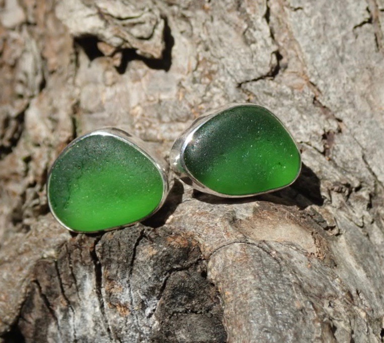 EST39 Eco-silver Sea Glass Earrings Seaham with Kelly Green Sea Glass