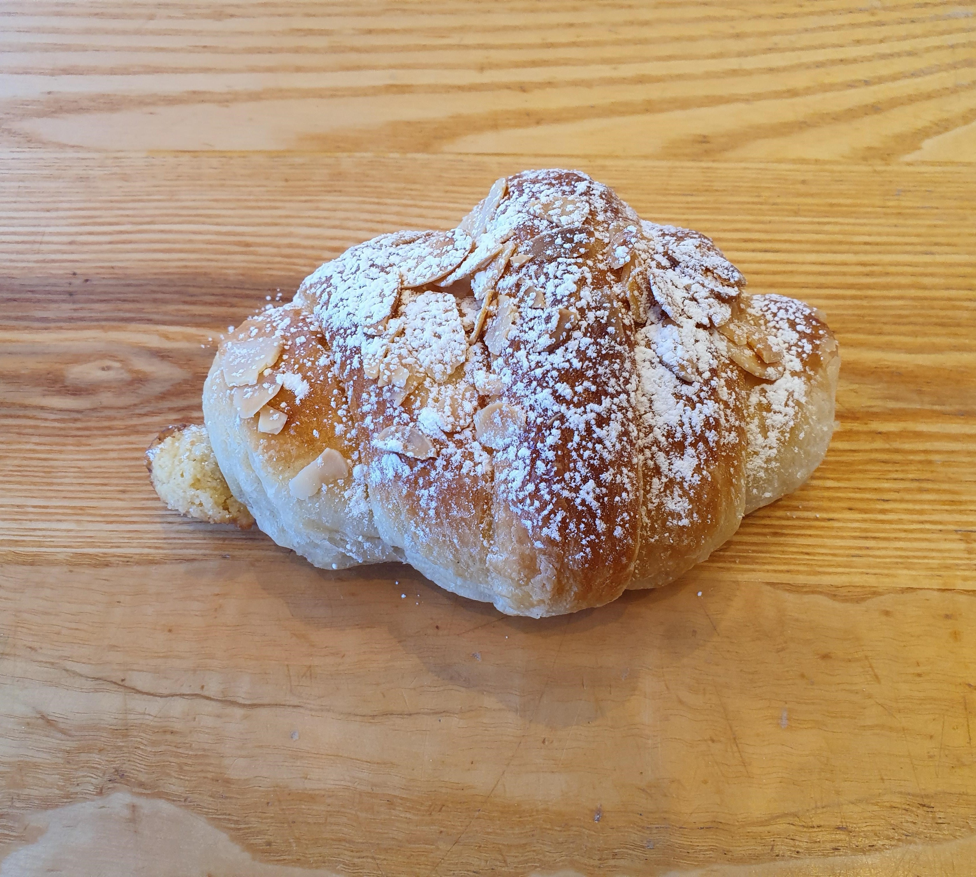 Croissant - Almond