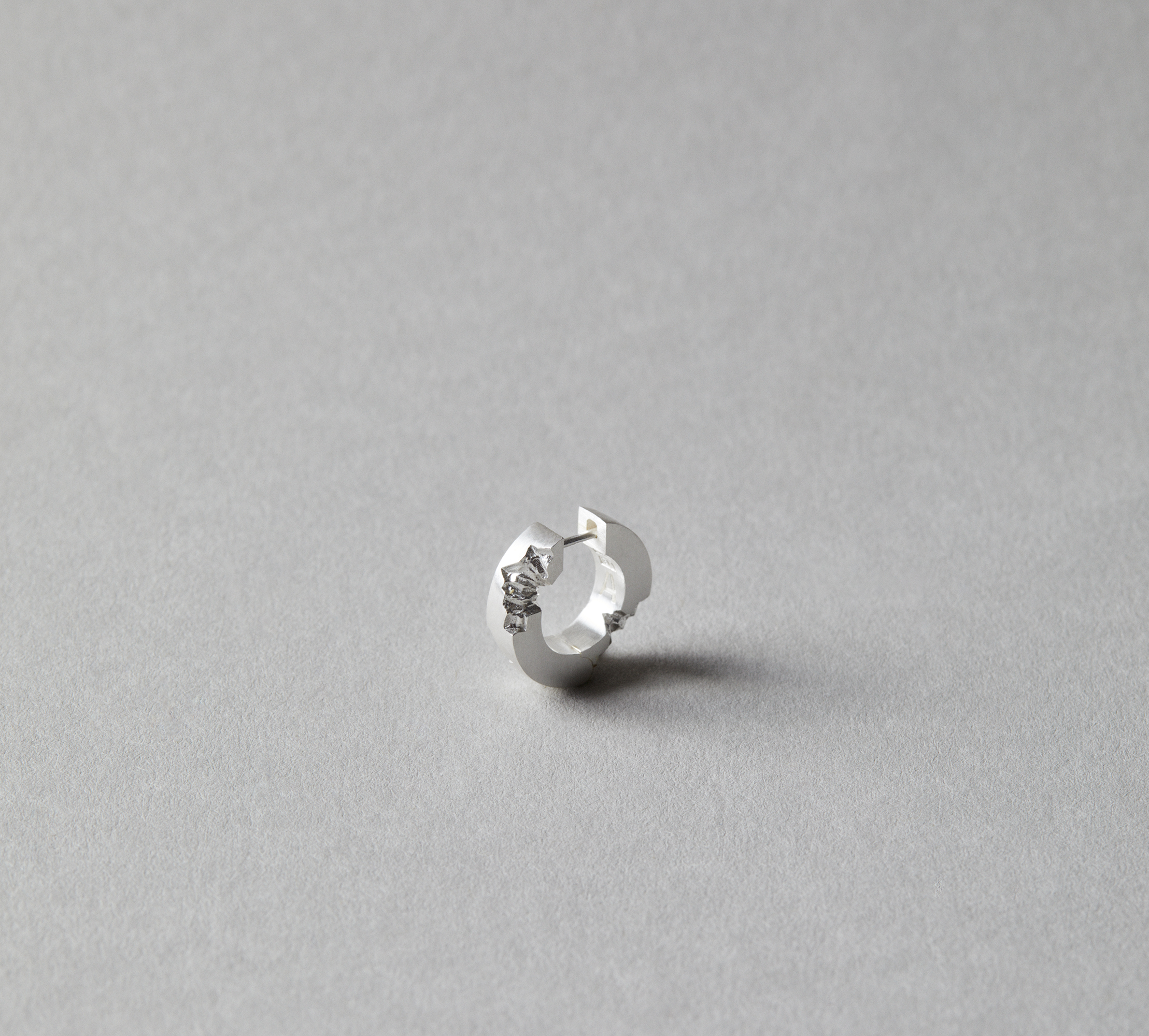 Round Cracked Earring Silver