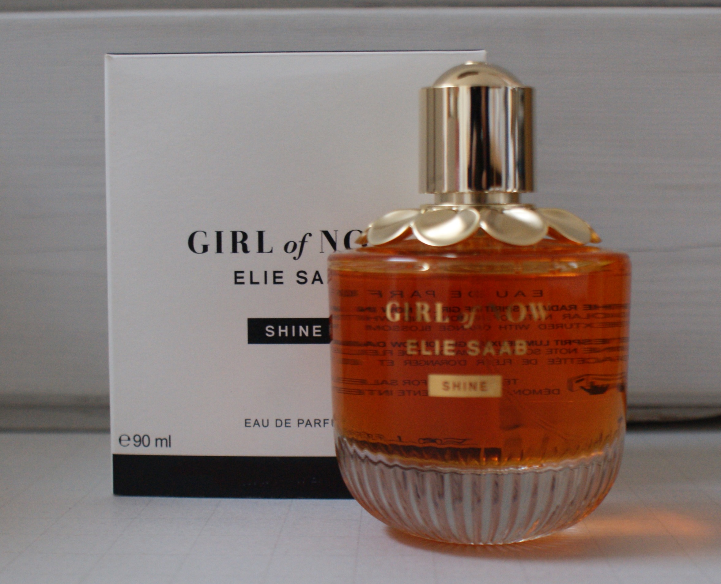 girl of now elie saab tester