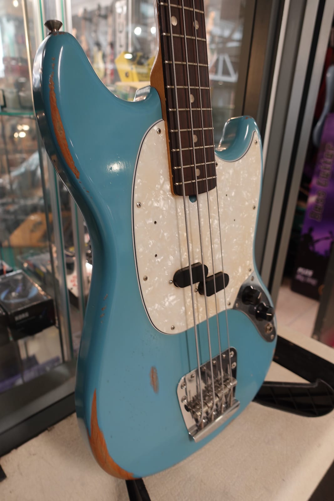Fender Justin Meldal-Johnsen Road Worn Signature Mustang Bass 2018 - 2019 Faded Daphne Blue