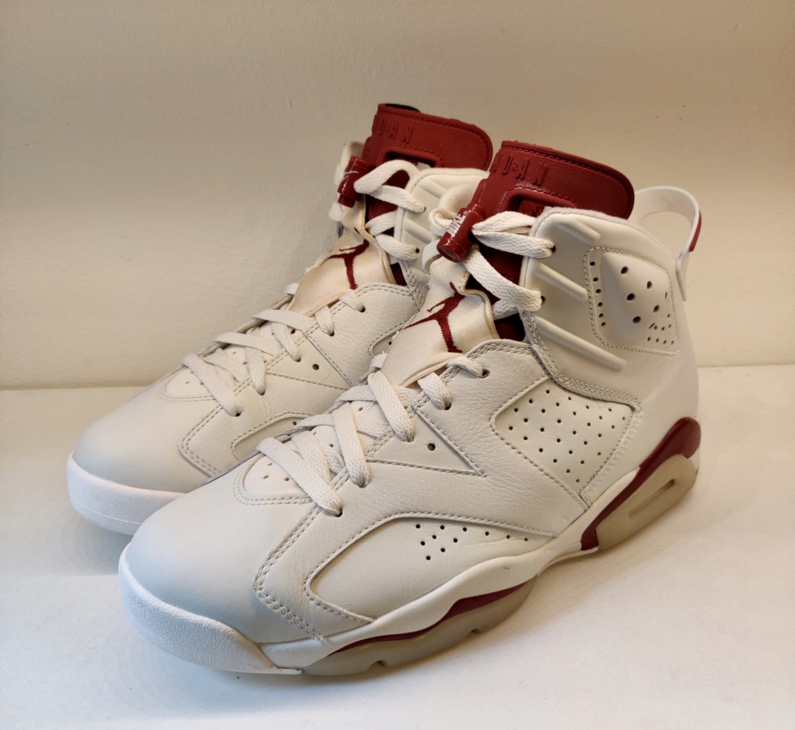 jordan retro 6 in stores