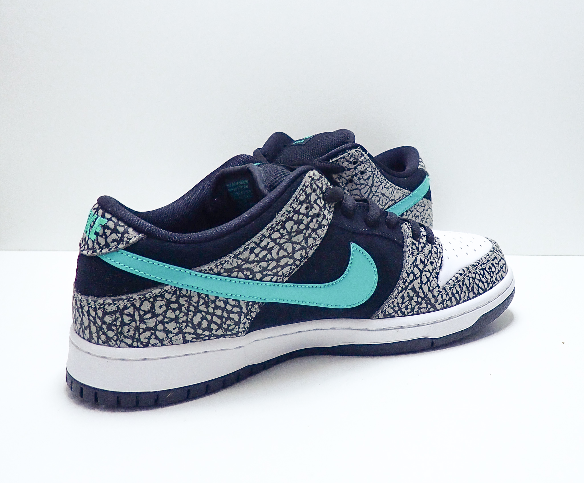 nike sb dunk low atmos elephant print