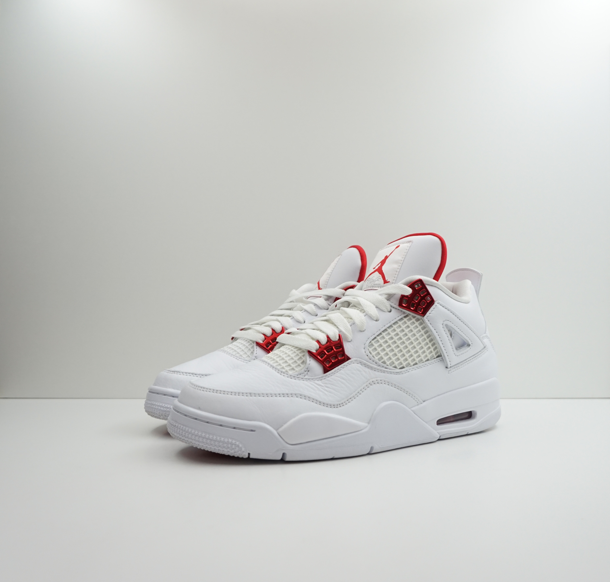 Jordan 4 Sneakershyllan