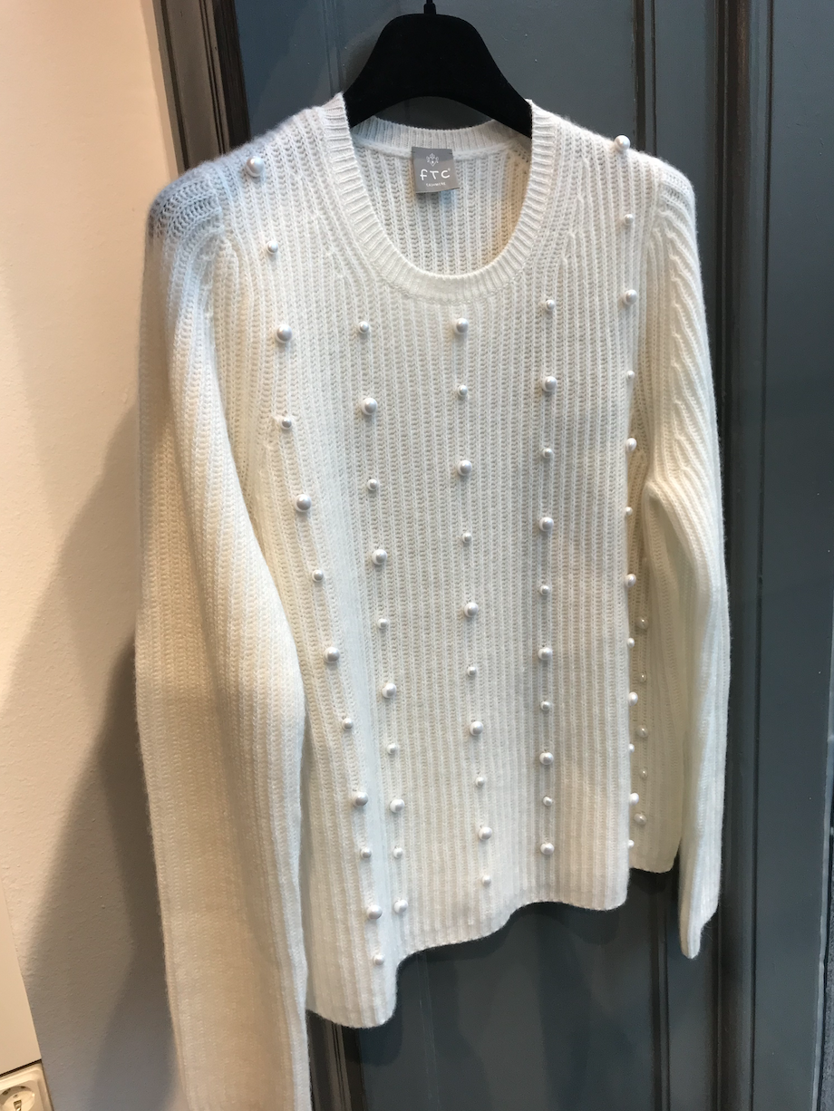 CASHMERE PULLOVER PEARLS