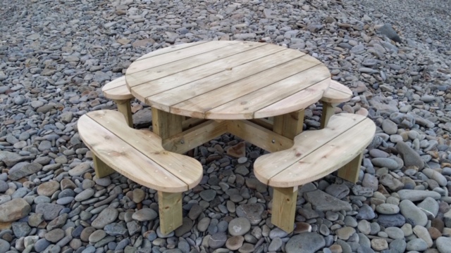 Round Seated 8 Seater Table