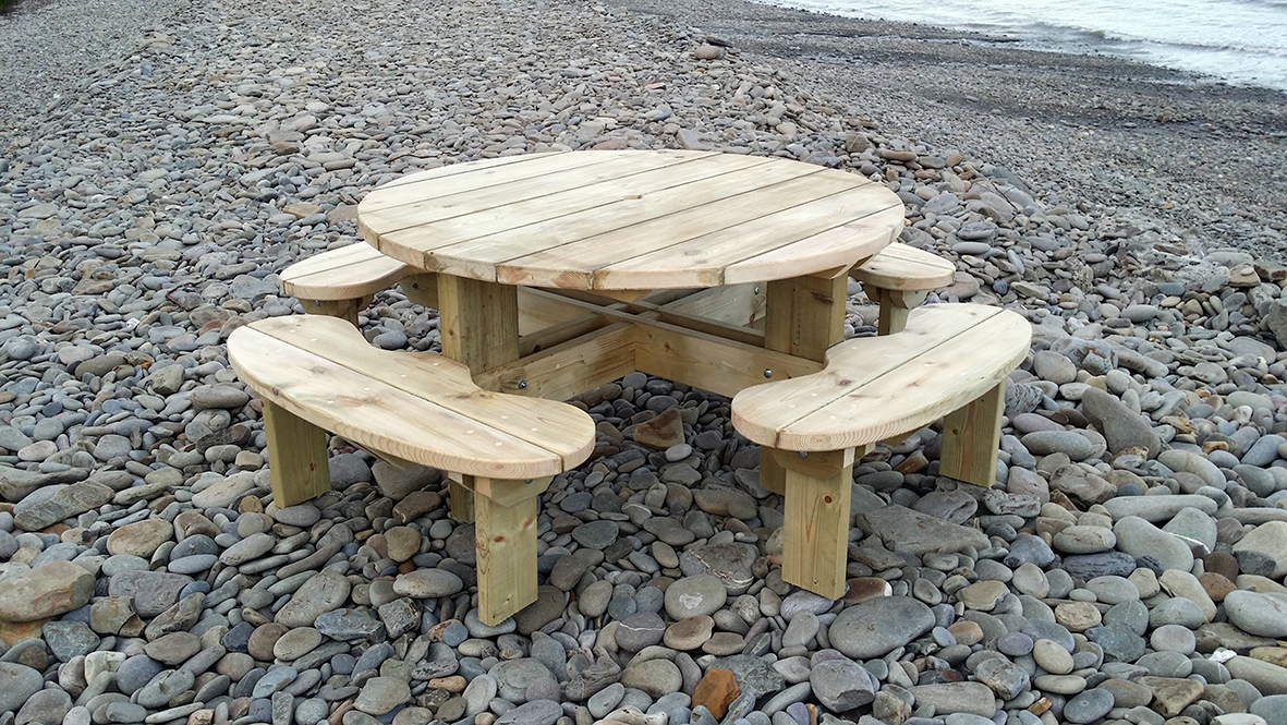 Round Seated 8 Seater Table