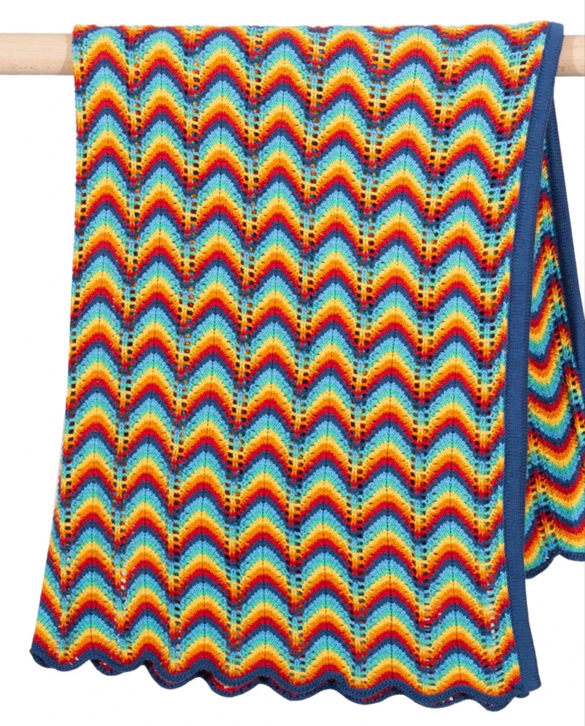 Rainbow wave knit blanket 